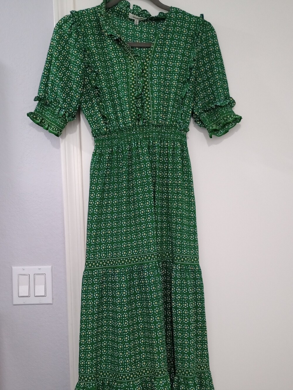 Max Studio Green Printed Maxi Dress with Smocked Waist Size S